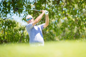 Dominant Dennis leads in Mauritius