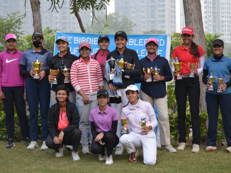 HEENA KANG BIRDIES HER WAY TO WAGR